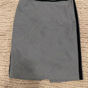 White House Black Market Black and White Pencil Skirt